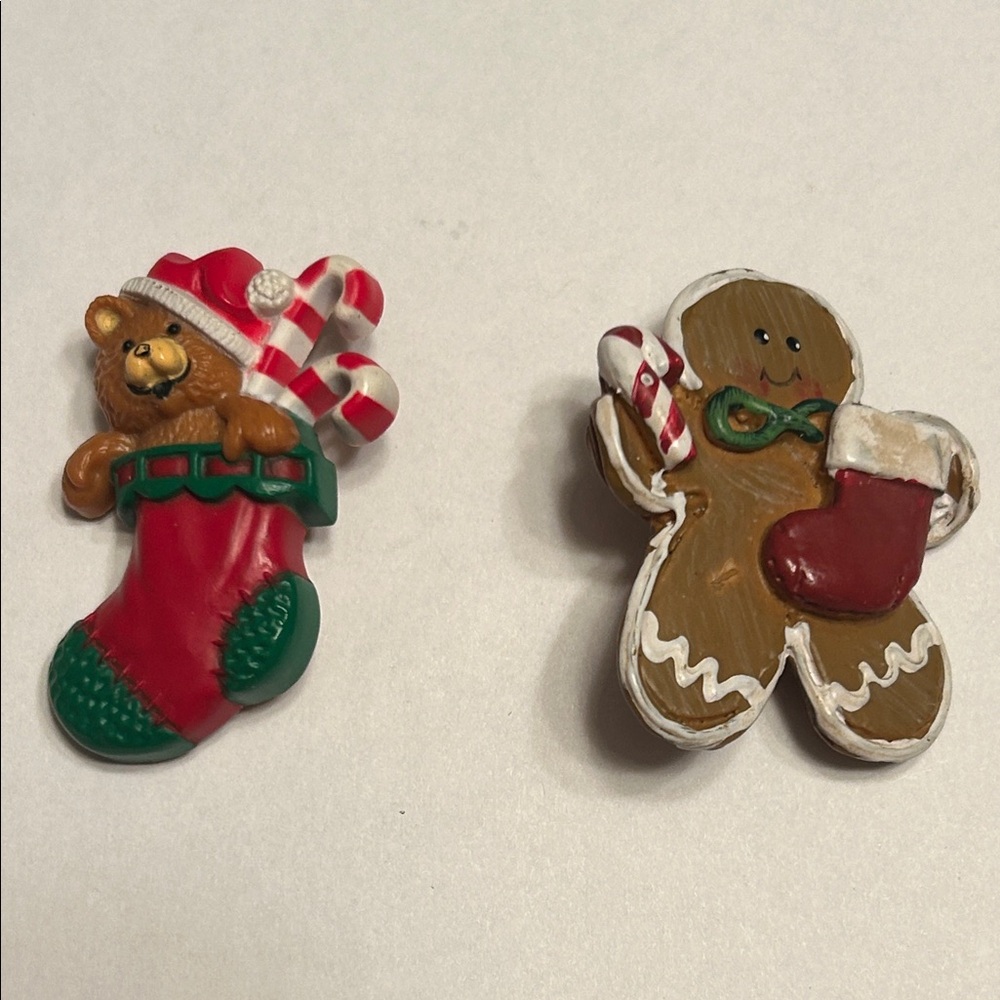 Hallmark Christmas Bear and Gingerbread Brooch Set